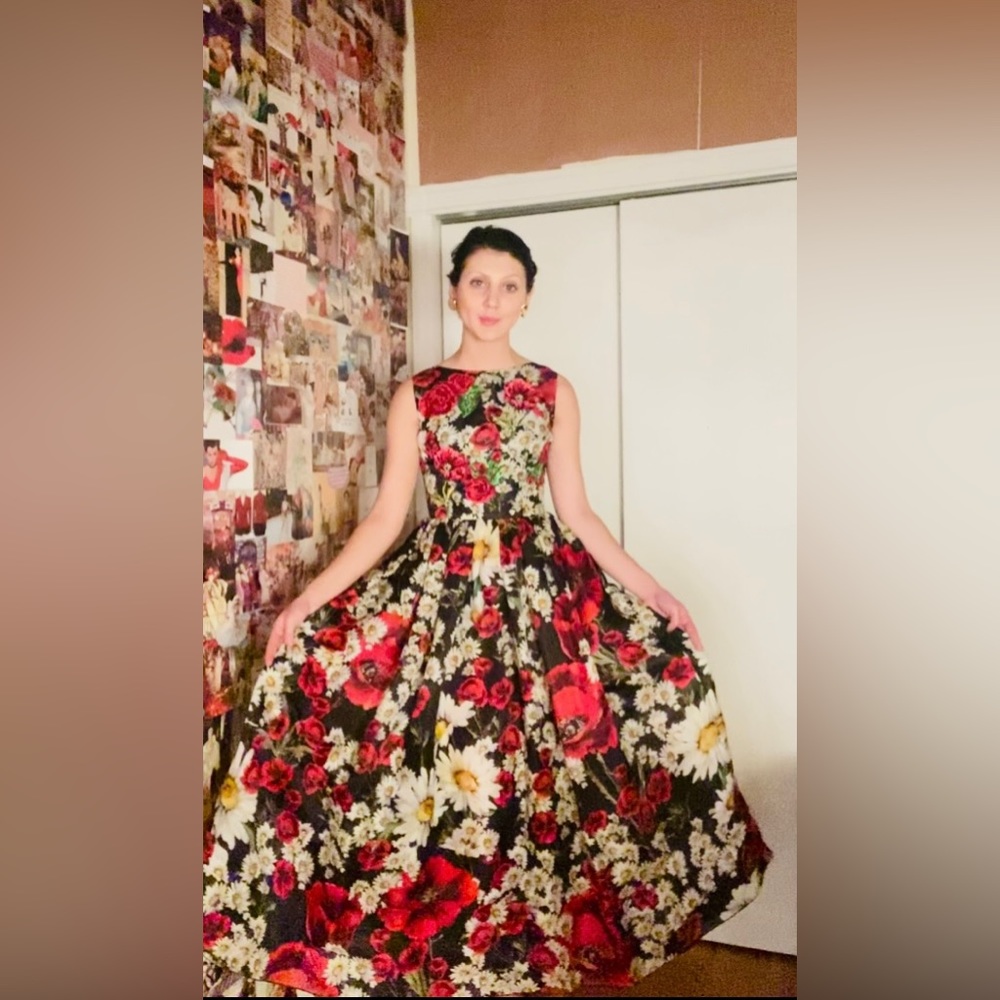 Dolce & Gabbana Dress /// Formal // Black & Red // US 0